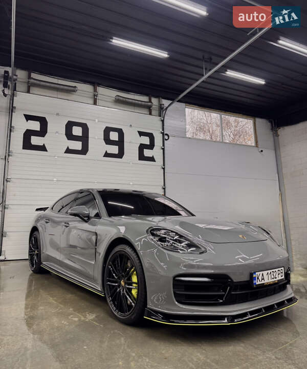 Porsche-0