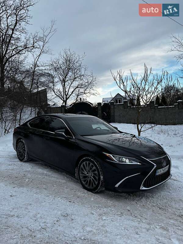Lexus-6