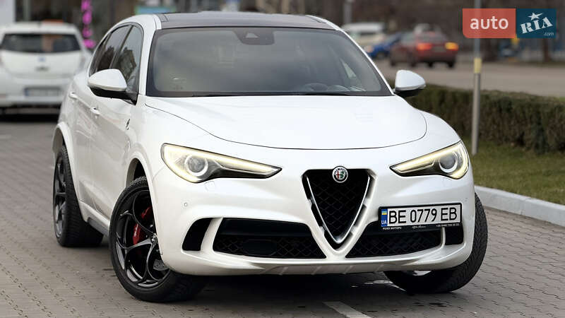 Alfa Romeo-16