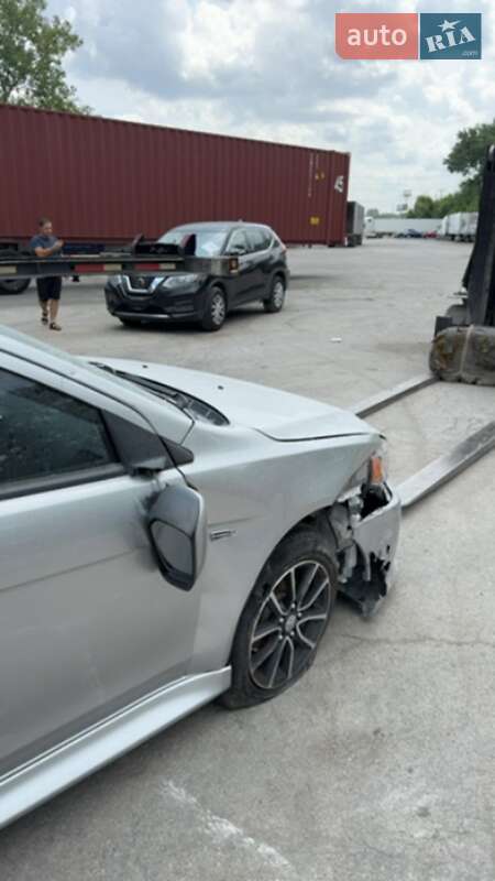 Mitsubishi Lancer 2016