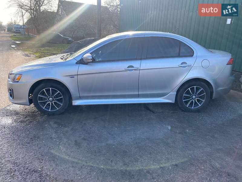 Mitsubishi Lancer 2016