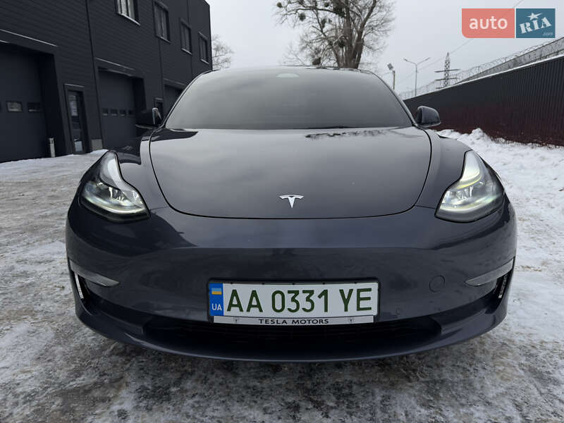 Tesla Model 3 2022