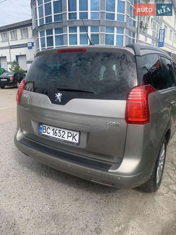 Peugeot-8