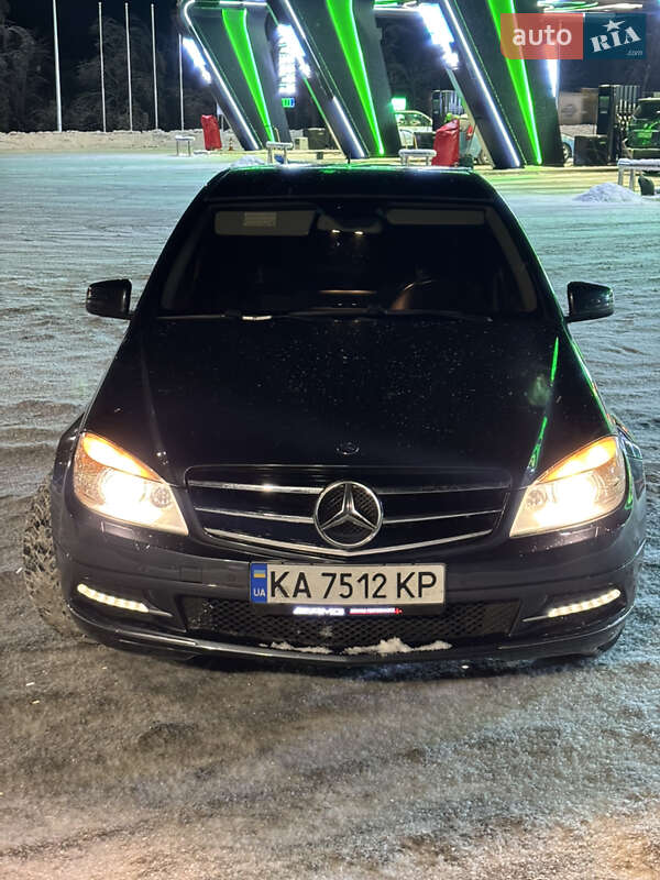 Mercedes-Benz-3