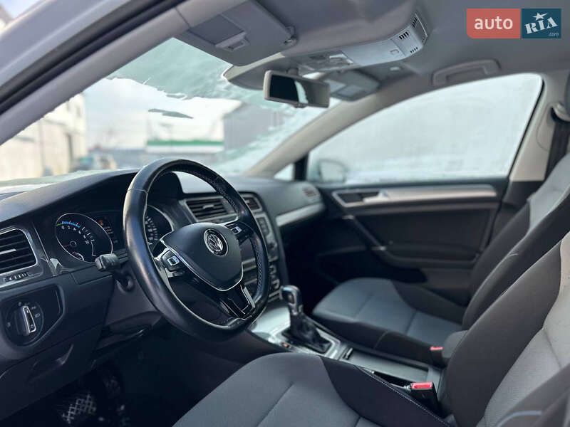 Volkswagen e-Golf 2014