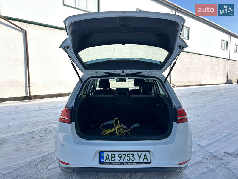 Volkswagen e-Golf 2014