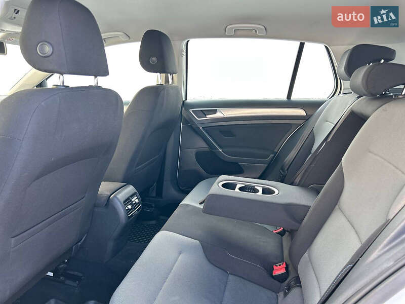 Volkswagen e-Golf 2014