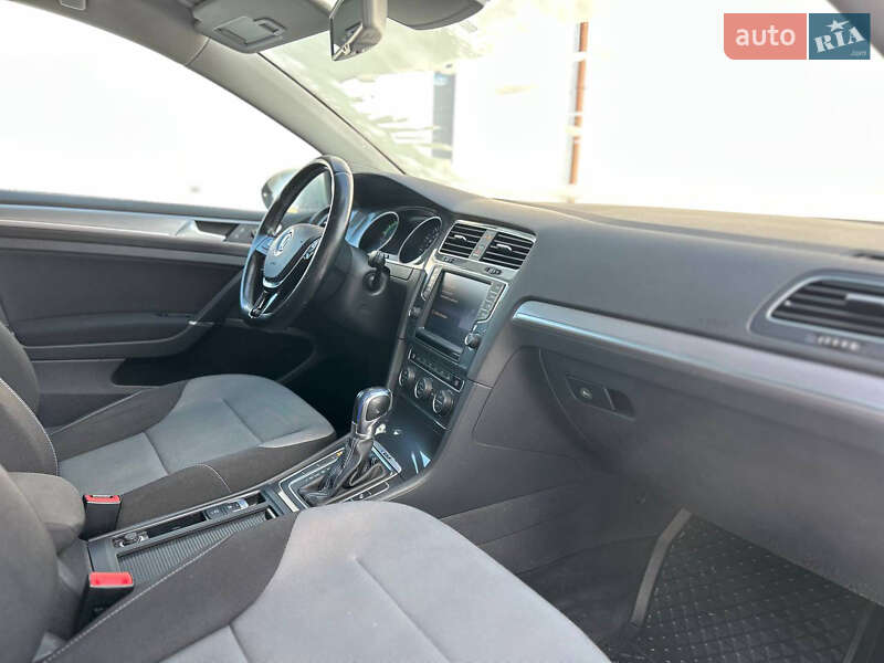 Volkswagen e-Golf 2014