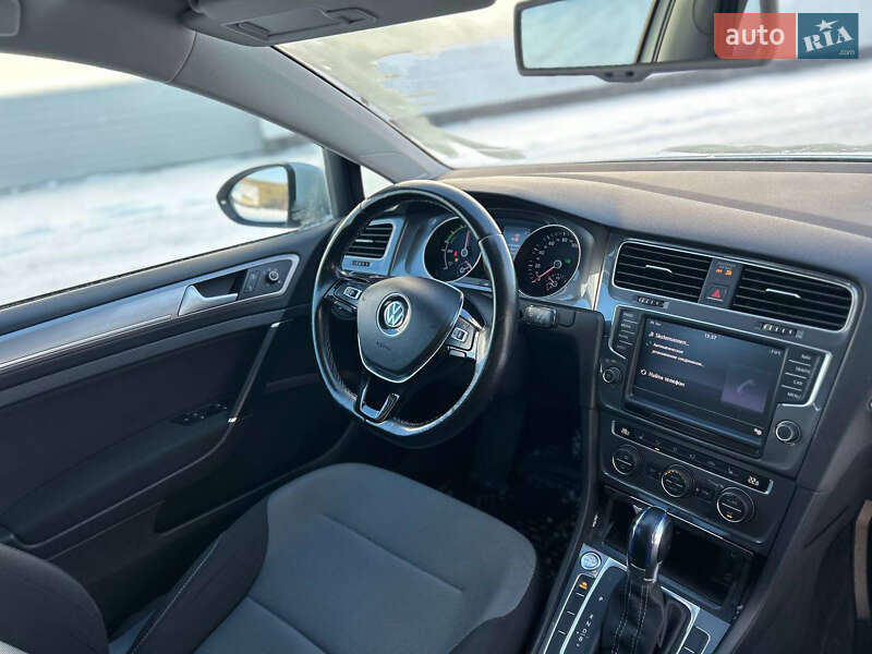 Volkswagen e-Golf 2014