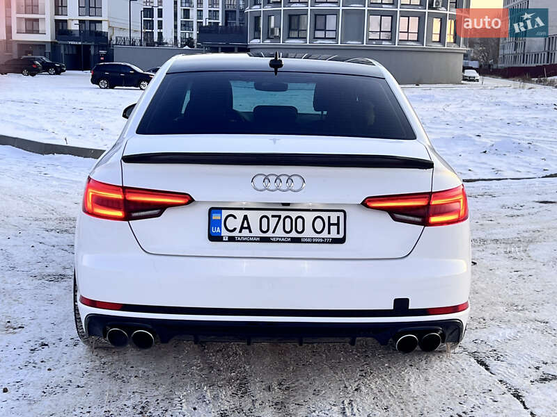 Audi-21