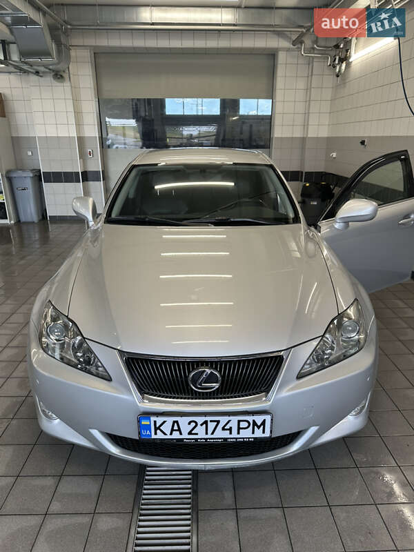 Lexus-4