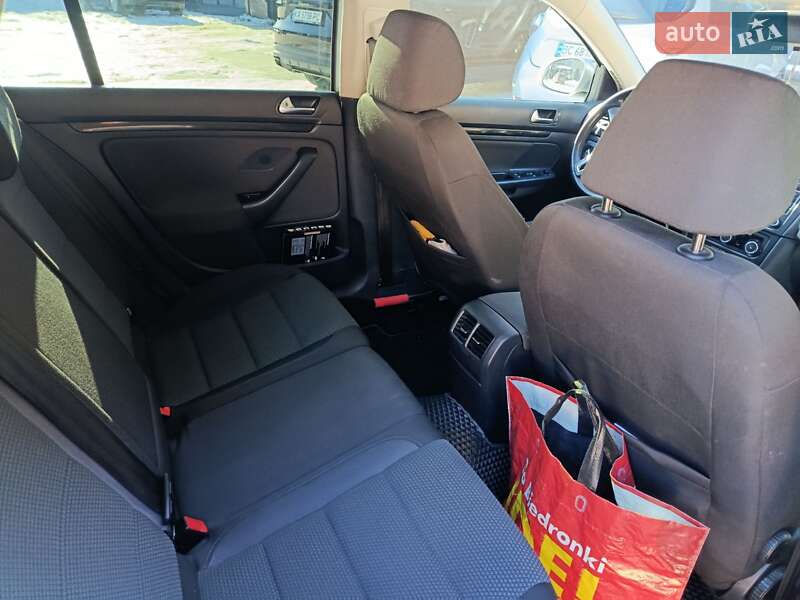 Volkswagen Golf 2011