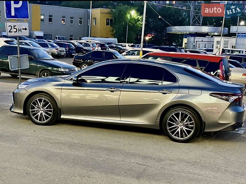 Toyota Camry 2022