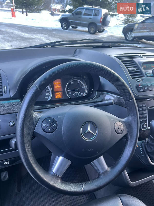 Mercedes-Benz Viano 2013