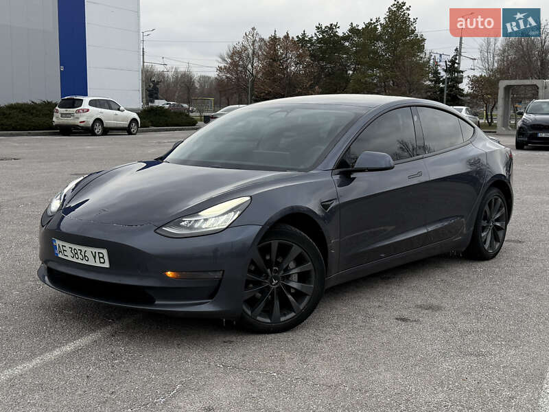 Tesla Model 3 2020