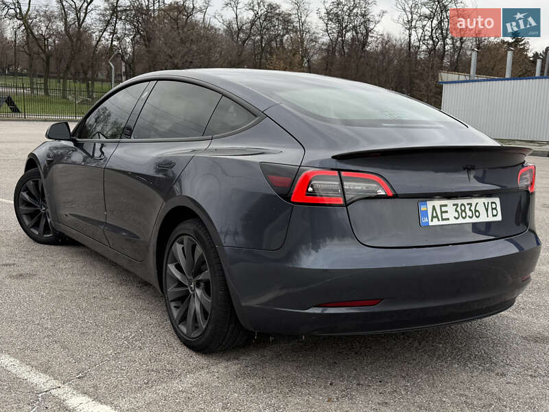 Tesla Model 3 2020
