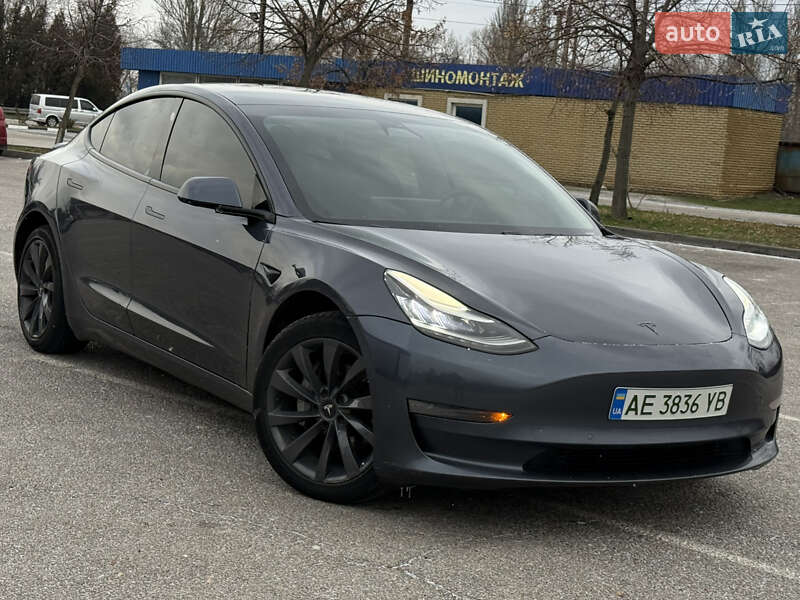 Tesla Model 3 2020