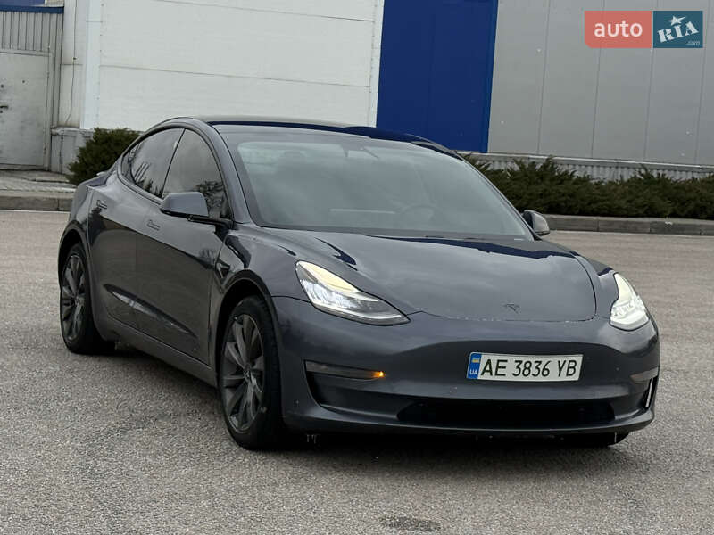 Tesla Model 3 2020