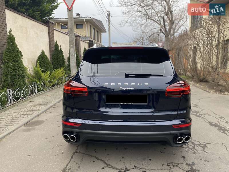 Porsche Cayenne 2016
