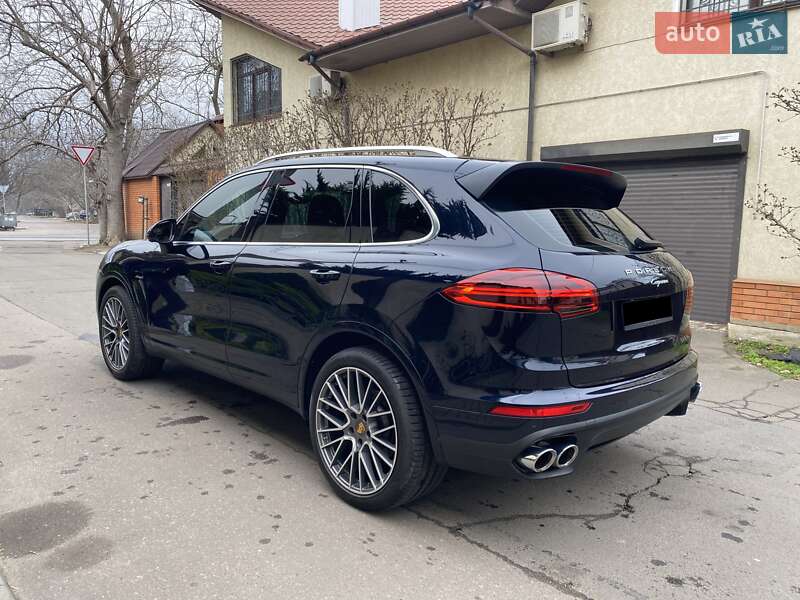 Porsche Cayenne 2016