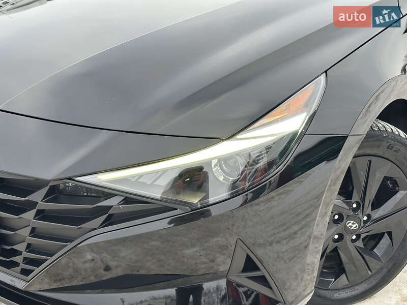 Hyundai Elantra 2023