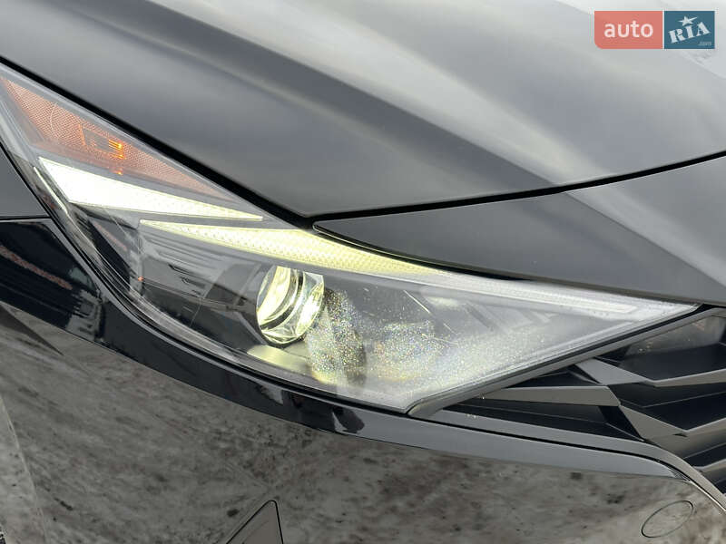 Hyundai Elantra 2023