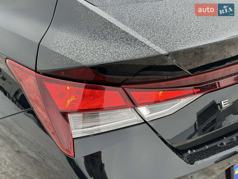 Hyundai Elantra 2023