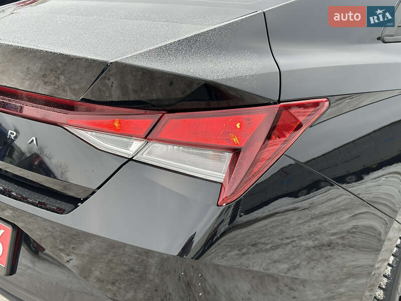 Hyundai Elantra 2023