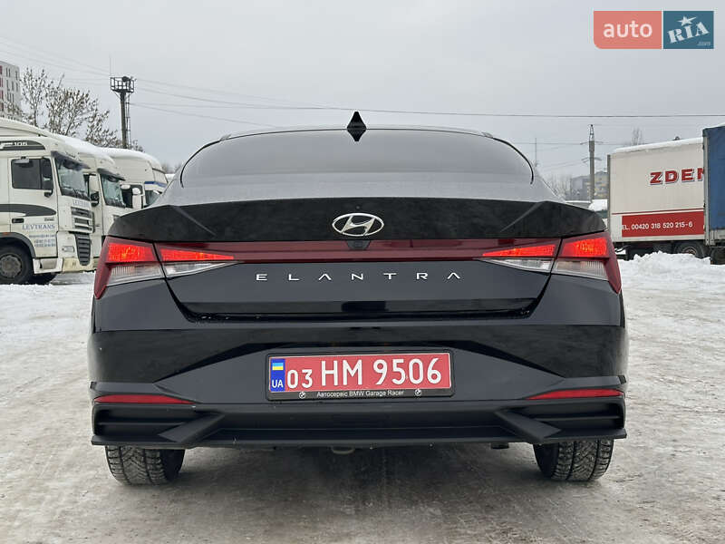 Hyundai Elantra 2023