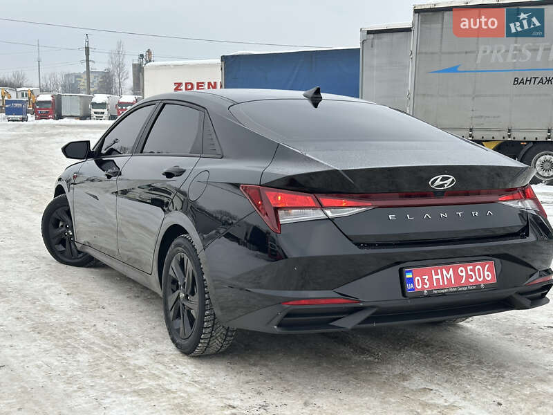 Hyundai Elantra 2023