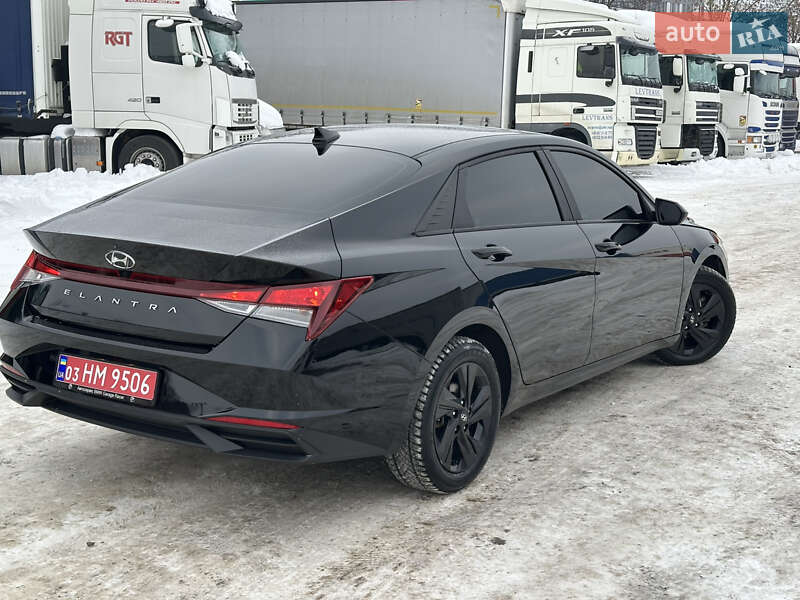 Hyundai Elantra 2023