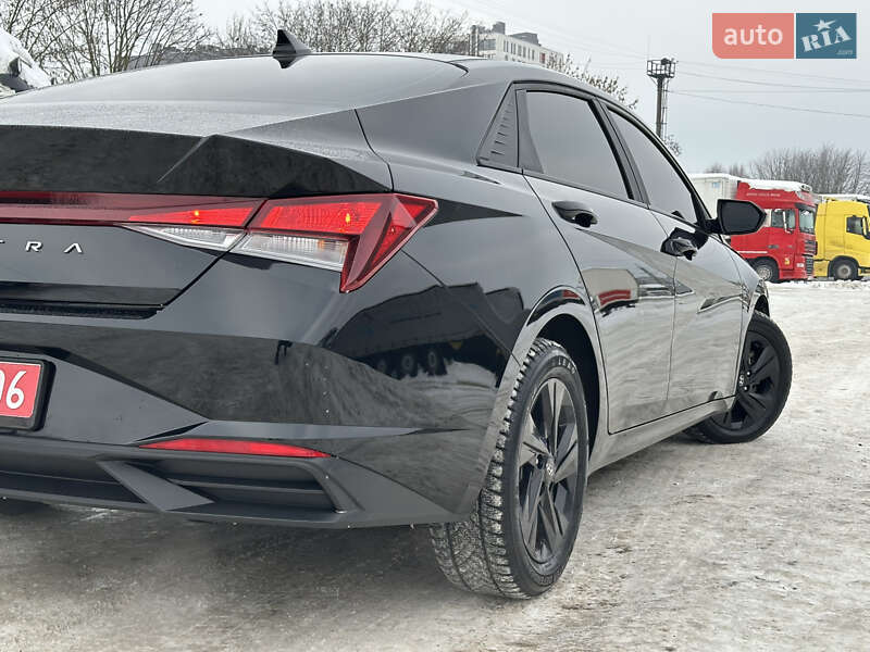 Hyundai Elantra 2023