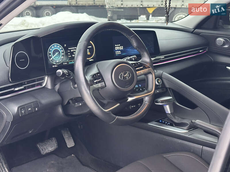 Hyundai Elantra 2023