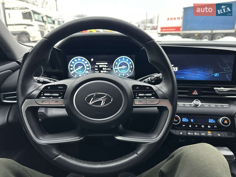 Hyundai Elantra 2023