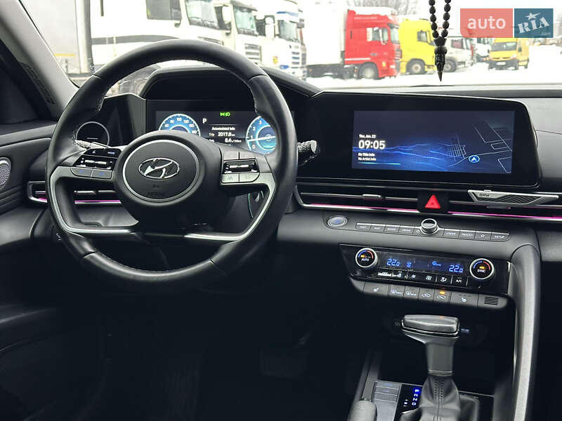 Hyundai Elantra 2023