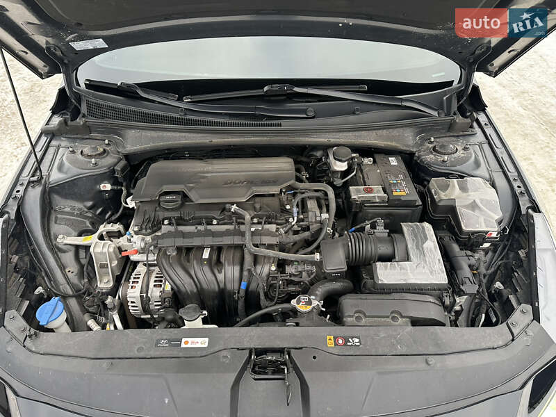 Hyundai Elantra 2023