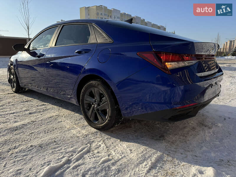 Hyundai Elantra 2023