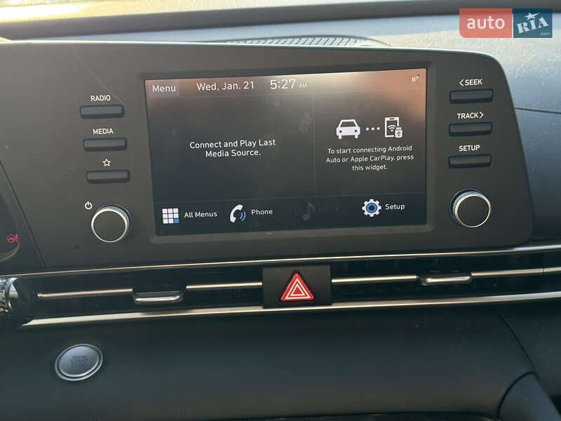 Hyundai Elantra 2023