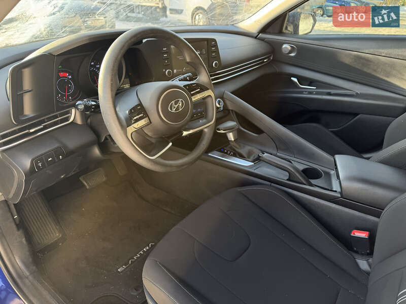 Hyundai Elantra 2023