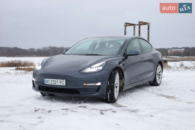 Tesla Model 3 2021