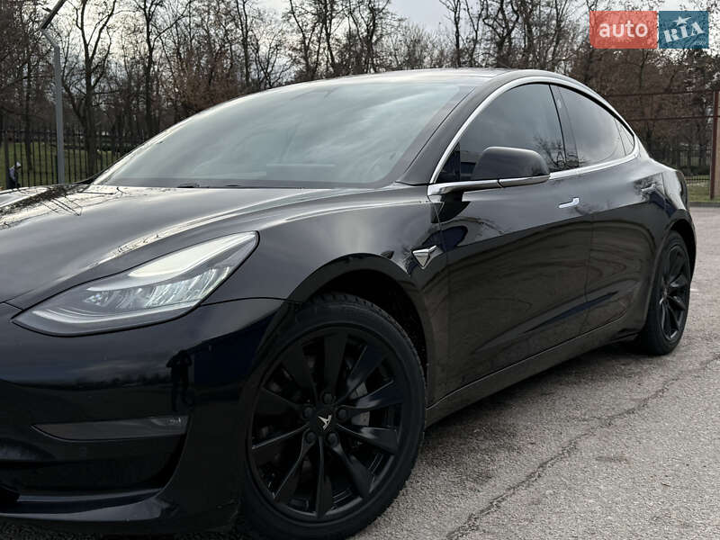 Tesla Model 3 2019