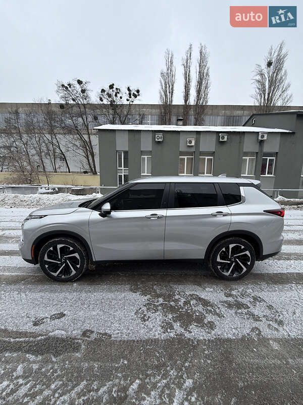 Mitsubishi Outlander 2022