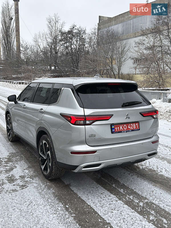 Mitsubishi Outlander 2022