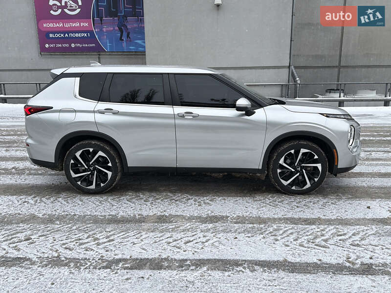 Mitsubishi Outlander 2022