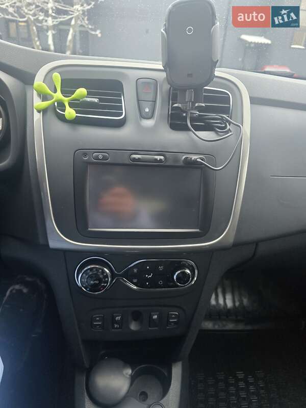 Renault Sandero 2016