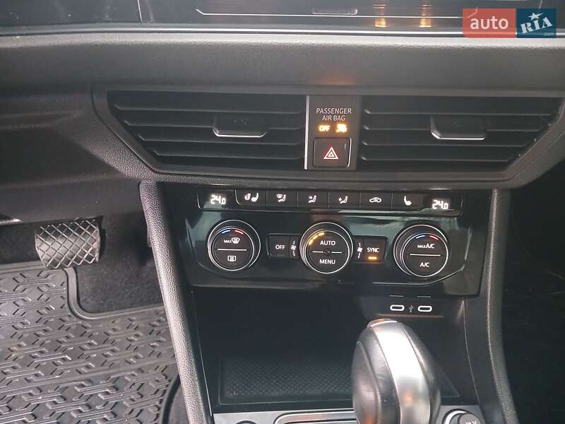 Volkswagen Jetta 2020