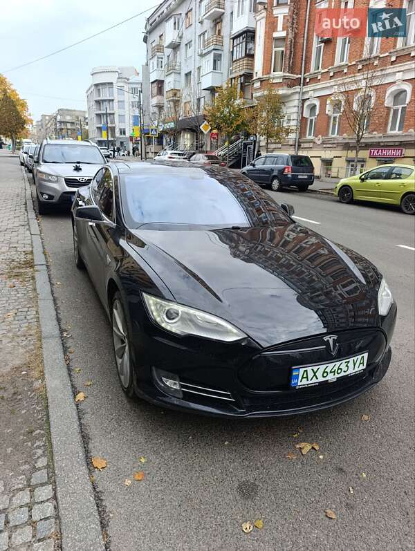 Tesla-0