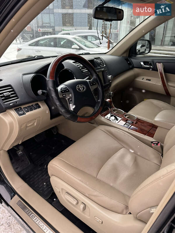 Toyota Highlander 2013