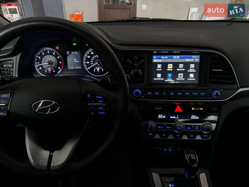 Hyundai Elantra 2019