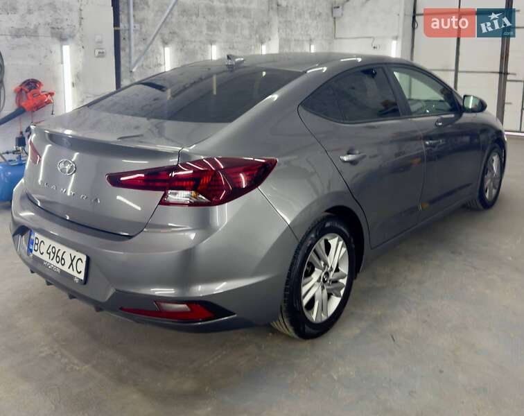 Hyundai Elantra 2019